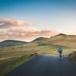 Calendário 2025 2 O Goiás Ride é uma plataforma única de visibilidade, relacionamento e posicionamento de marca no universo esportivo e turístico de Goiás. Desde 2021, o evento tem reunido centenas de ciclistas, famílias e entusiastas do esporte, gerando uma verdadeira comunidade apaixonada por desafios, natureza e superação. Ao apoiar o Goiás Ride, sua marca passa a fazer parte dessa energia — conectando-se diretamente a um público ativo, engajado e que valoriza saúde, aventura e estilo de vida.